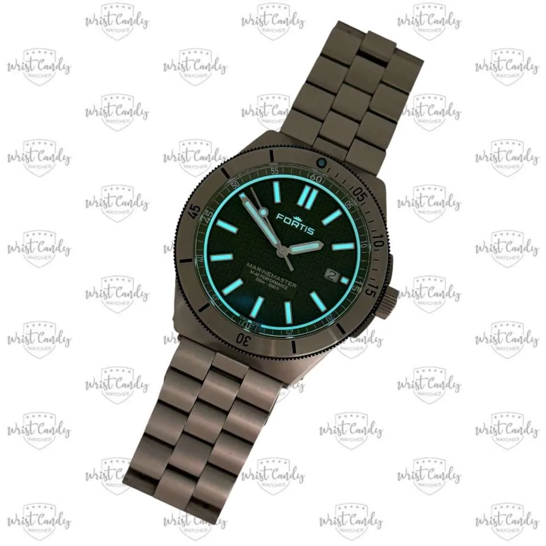 Fortis Marinemaster M-40 Woodpecker — zijkant