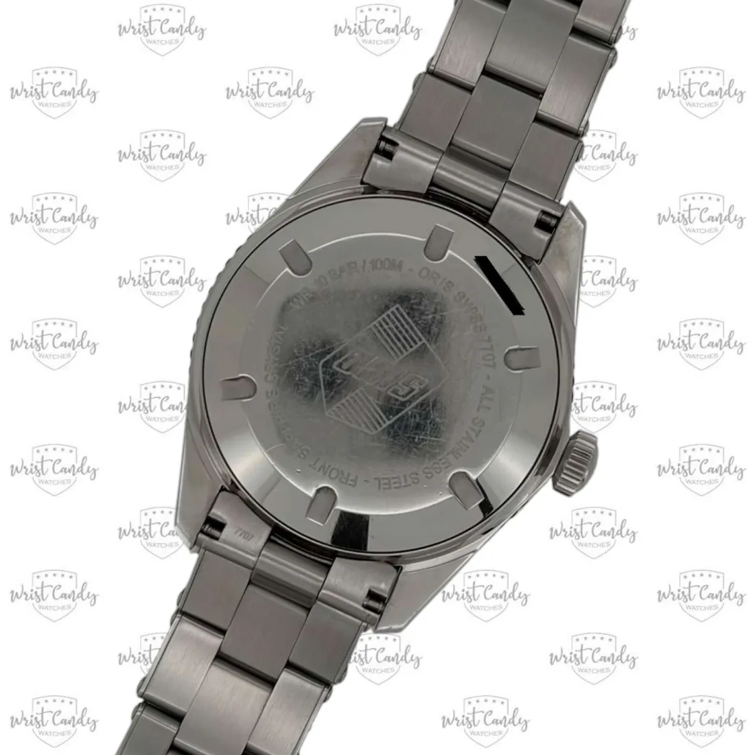 Oris 65 Diver “Crazy Numerals” — achterkant