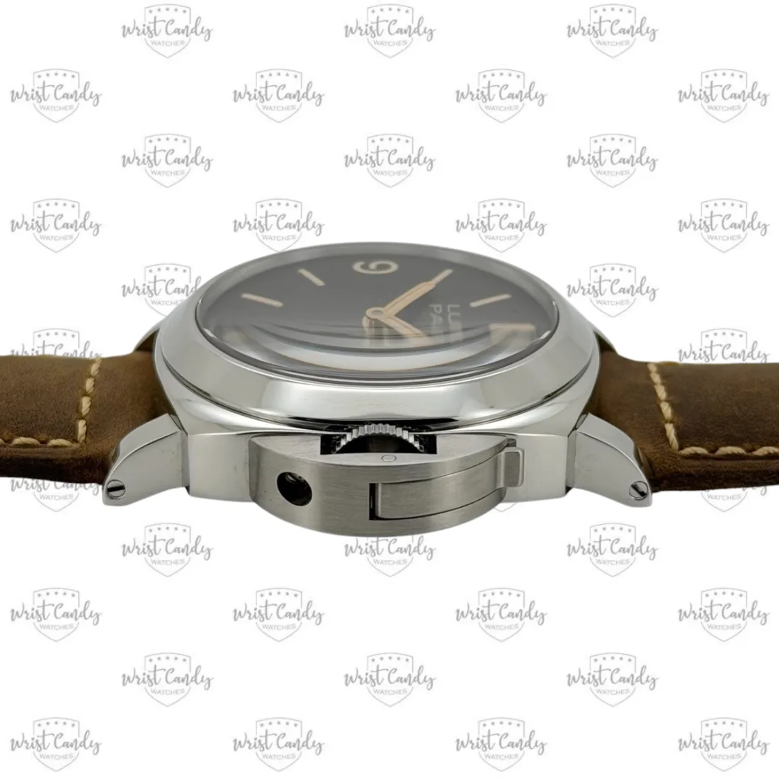Panerai Luminor Base Boutique Edition PAM00390 — detail