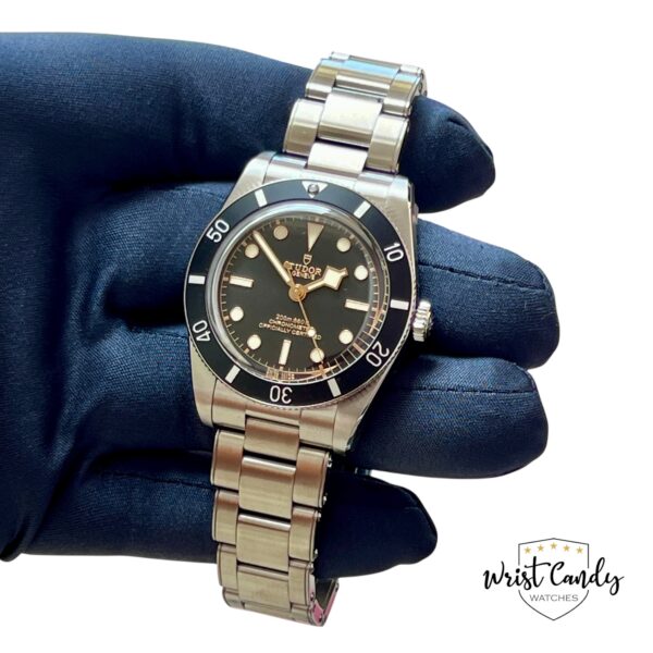 TUDOR BLACK BAY 54 • 06-2025 • NIEUW IN DE STICKERS - Afbeelding 7